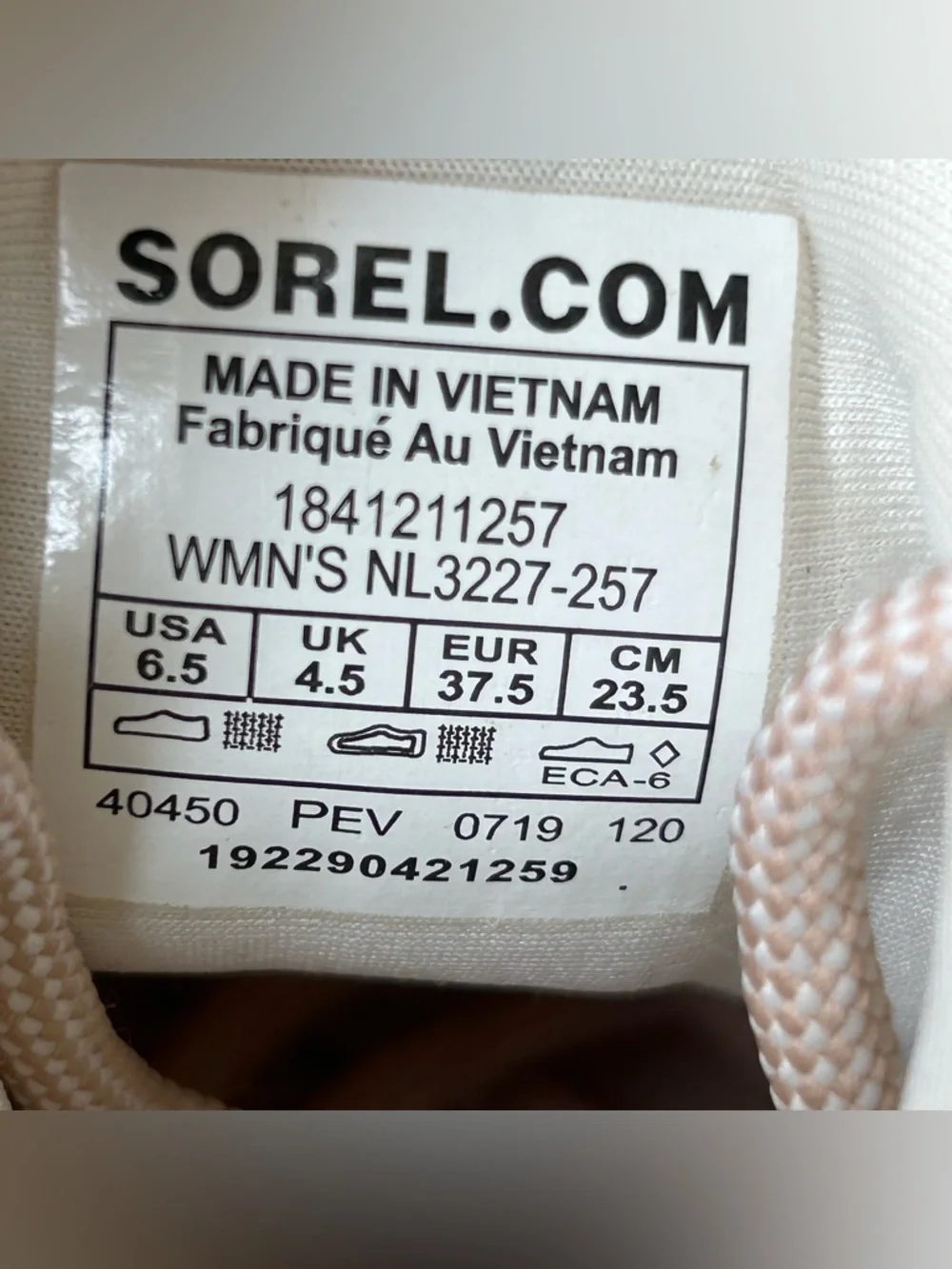 Like New Womens Sorel Shoes - Picture 7 of 7